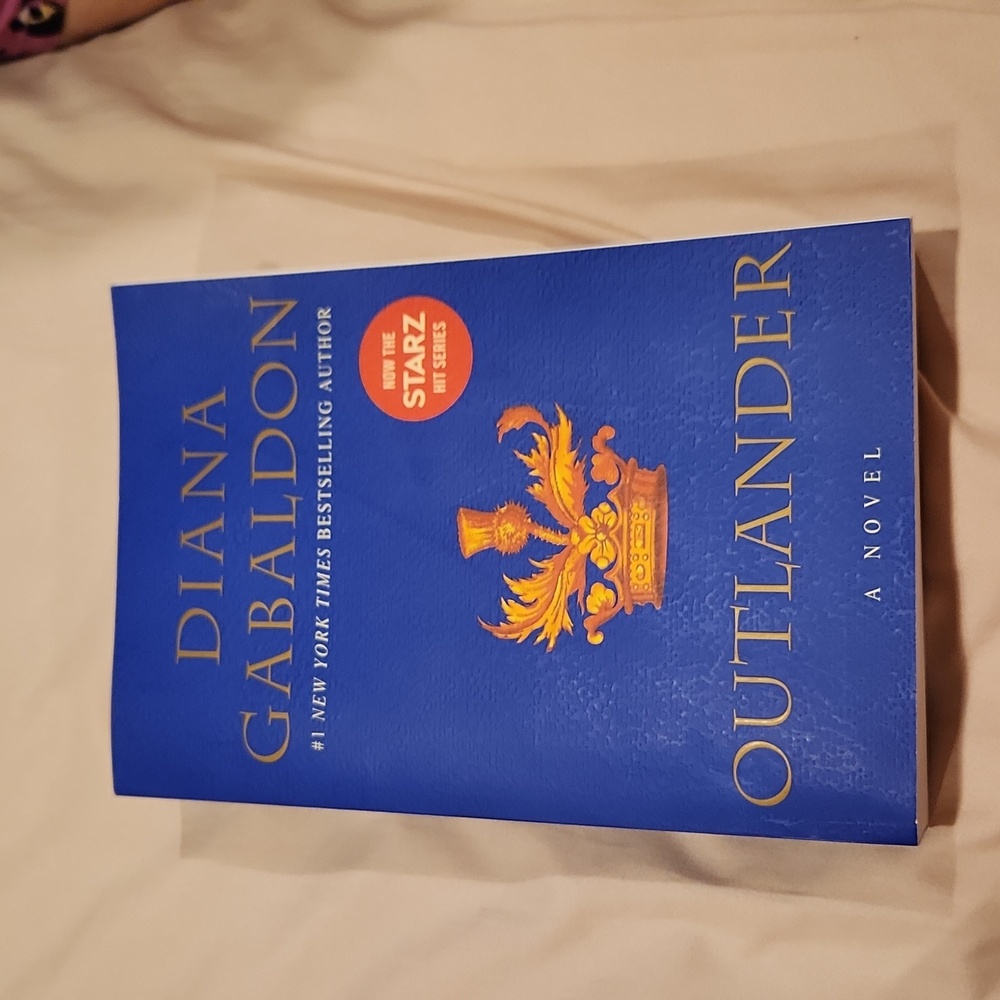 OUTLANDER by Diana Gabaldon